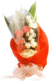 white rose flower bouquet